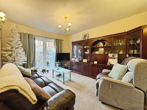 Lounge- click for photo gallery